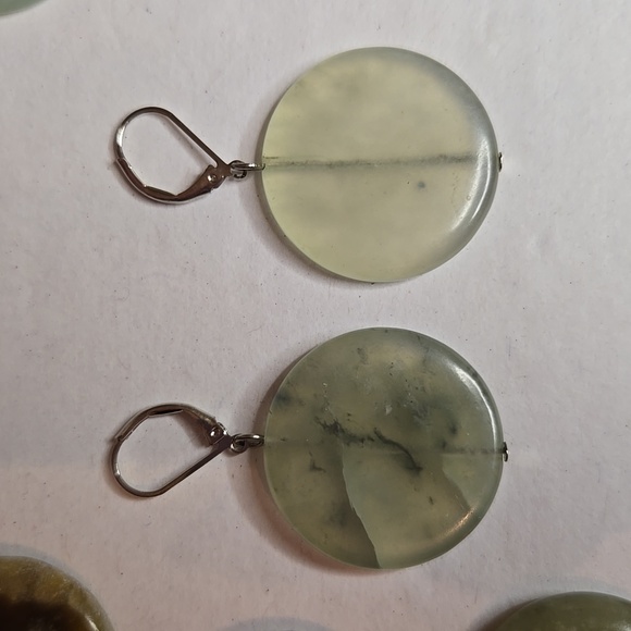 NWOT Light Green Stone Crystal Disc Necklace & Earrings Set - Picture 5 of 5